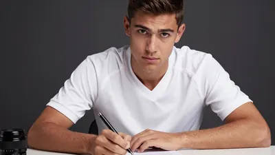 Der 25-jährige ÖFB-Verteidiger wechselt für eine Ablöse von rund zwölf Millionen Euro von Elche zum Premier-League-Klub...
